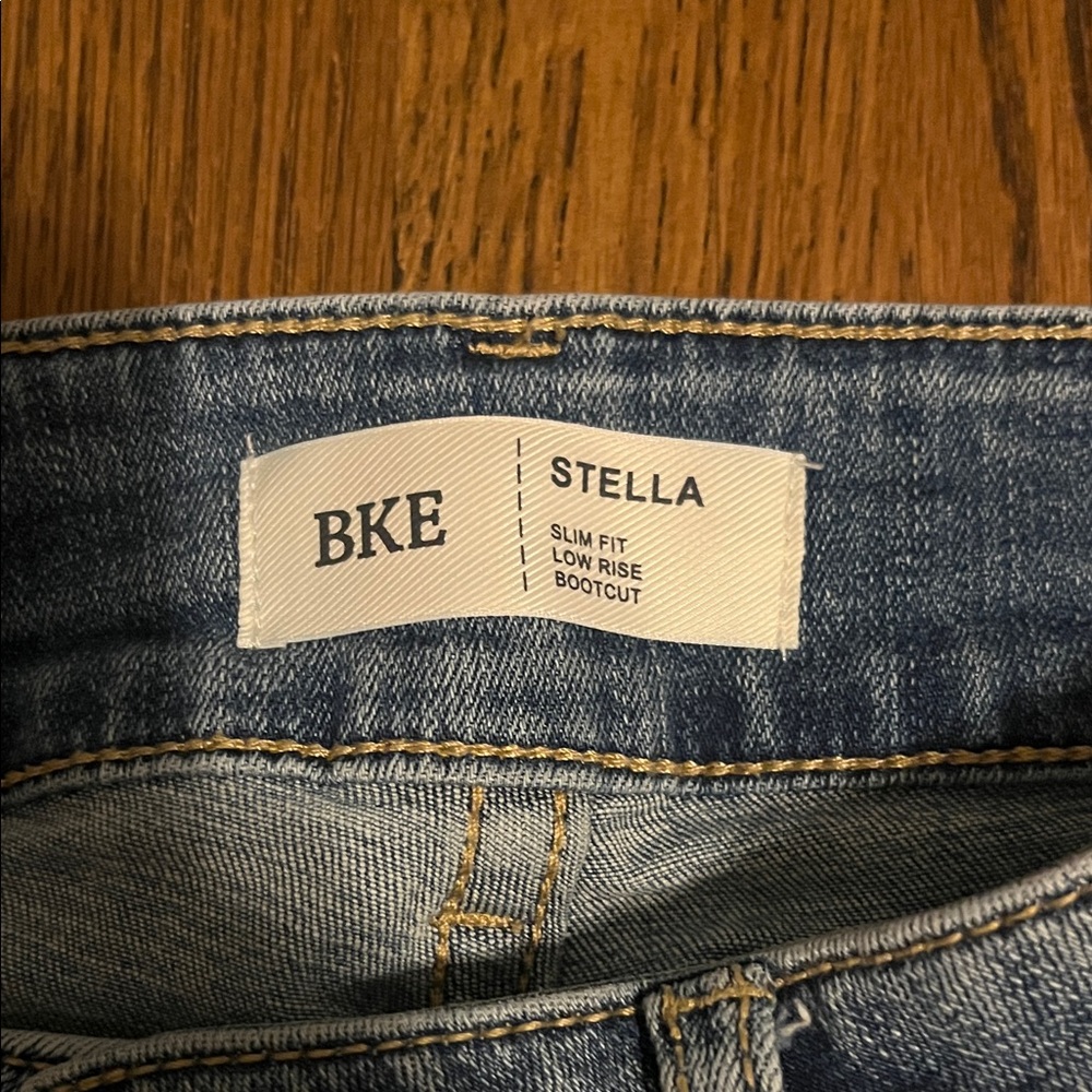 BKE Women's Flare Jeans in Classic Blue - Picture 4 of 6